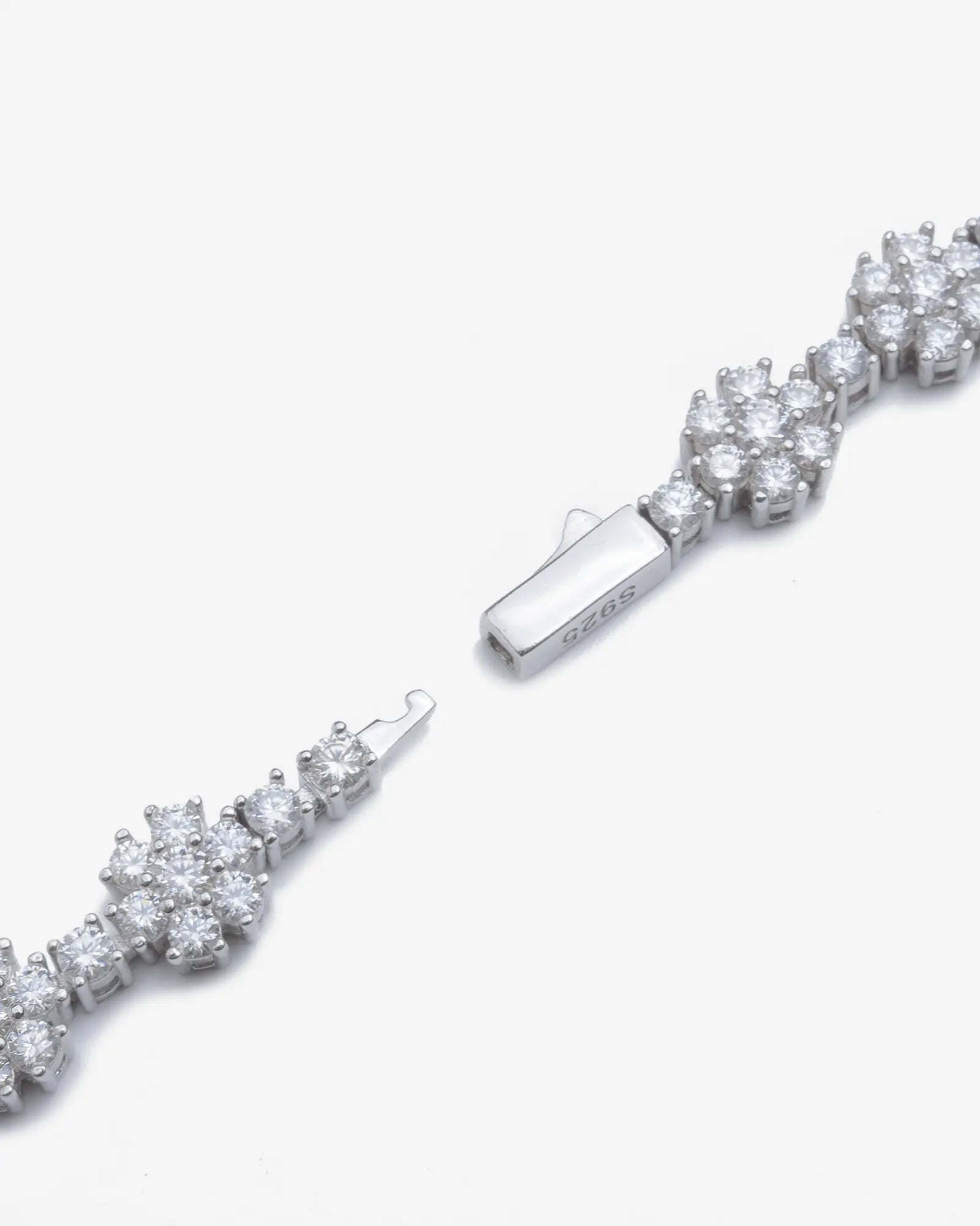 Moissanite Star Bracelet Yaluum