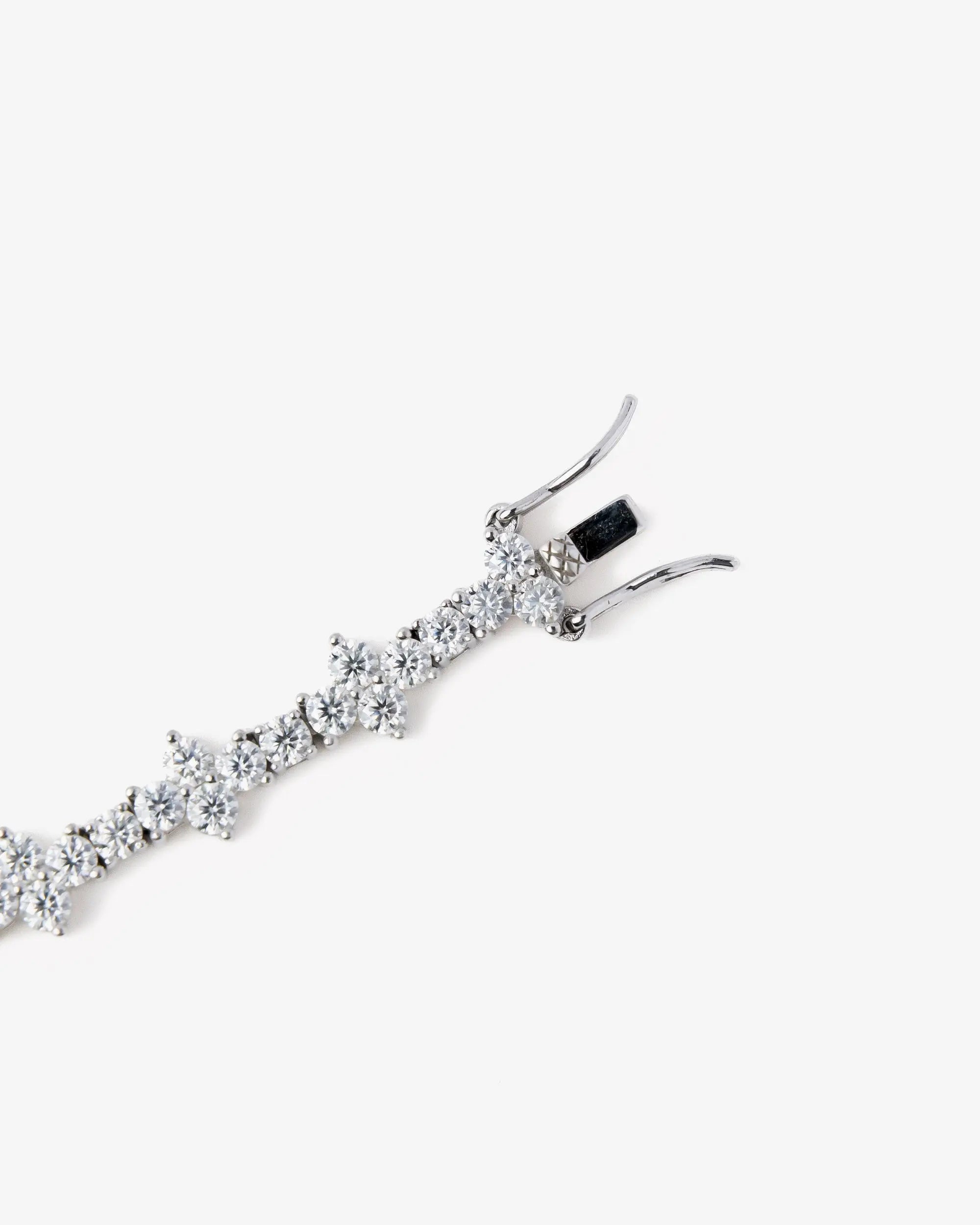 Moissanite Thorn Bracelet Yaluum